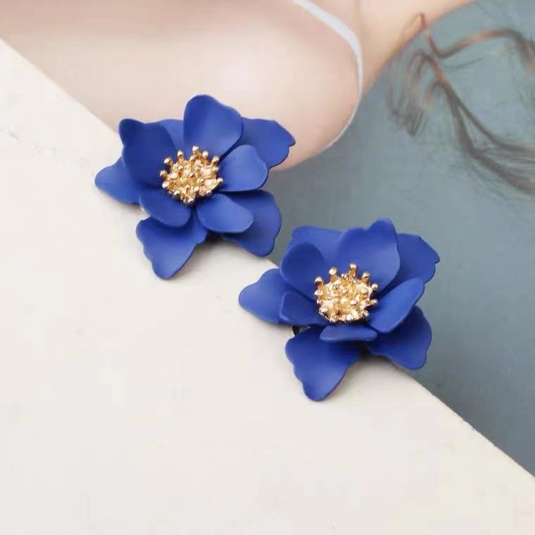 Women's Personality Creative Multi-layer Petal Flower Stud Earrings-Jewearrings