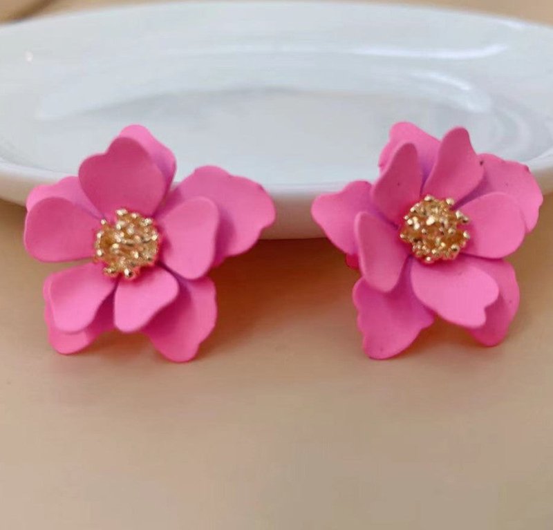 Women's Personality Creative Multi-layer Petal Flower Stud Earrings-Jewearrings