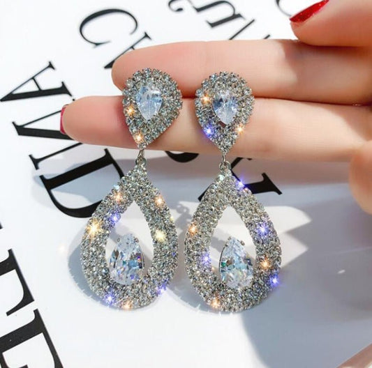 Women's Shiny Diamond-encrusted Drop Earrings-Jewearrings