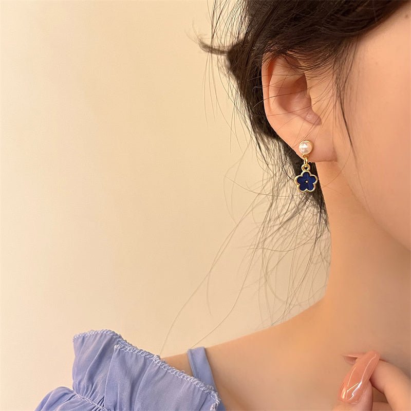 Women's Silver Needle Klein Blue Small Flower Stud Earrings-Jewearrings