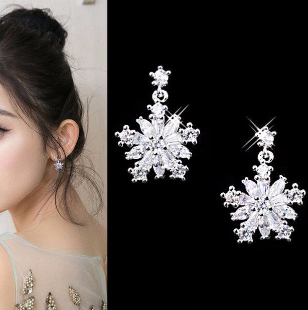 Women's Temperament Snowflake Diamond Stud Earrings-Jewearrings